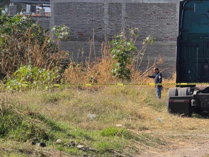 Hallan cadáver baleado, apuñalado y putrefacto en la colonia Ejidal Sur