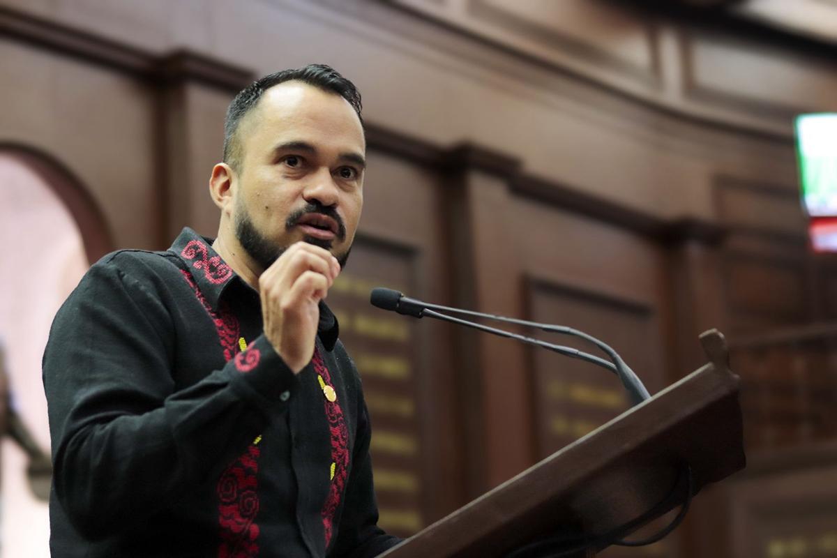 Hugo Rangel impulsa reforma para fortalecer la industria mezcalera de Michoacán