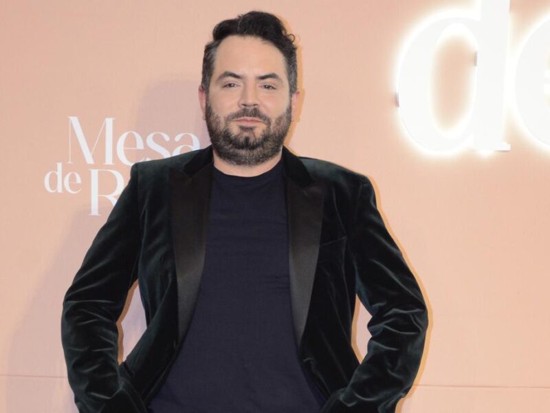 José Eduardo reacciona al encuentro de Eugenio Derbez con Shakira