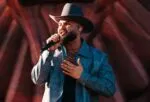 Carín León reconoce a Luis Miguel como el mejor cantante