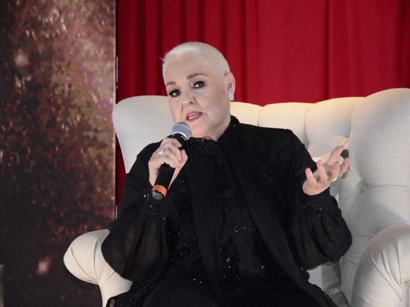 Lupita D’Alessio recibe el alta médica tras permanecer hospitalizada por varios días