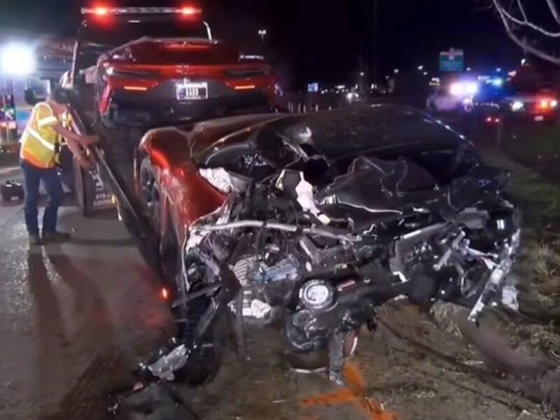 Maserati se parte en dos en accidente fatal en Woodlands