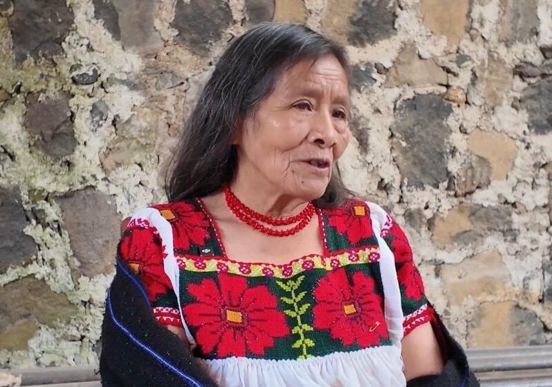 partera tradicional Michoacán Nana Elodia, homenajeada en la K’uínchekua