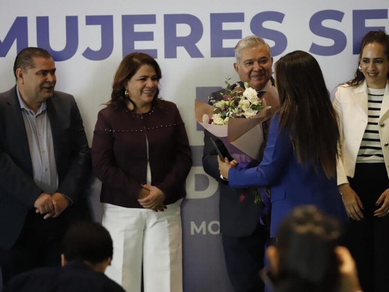Reconocimiento a trabajadoras en Michoacán