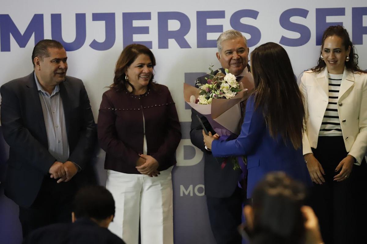 Reconocimiento a trabajadoras en Michoacán