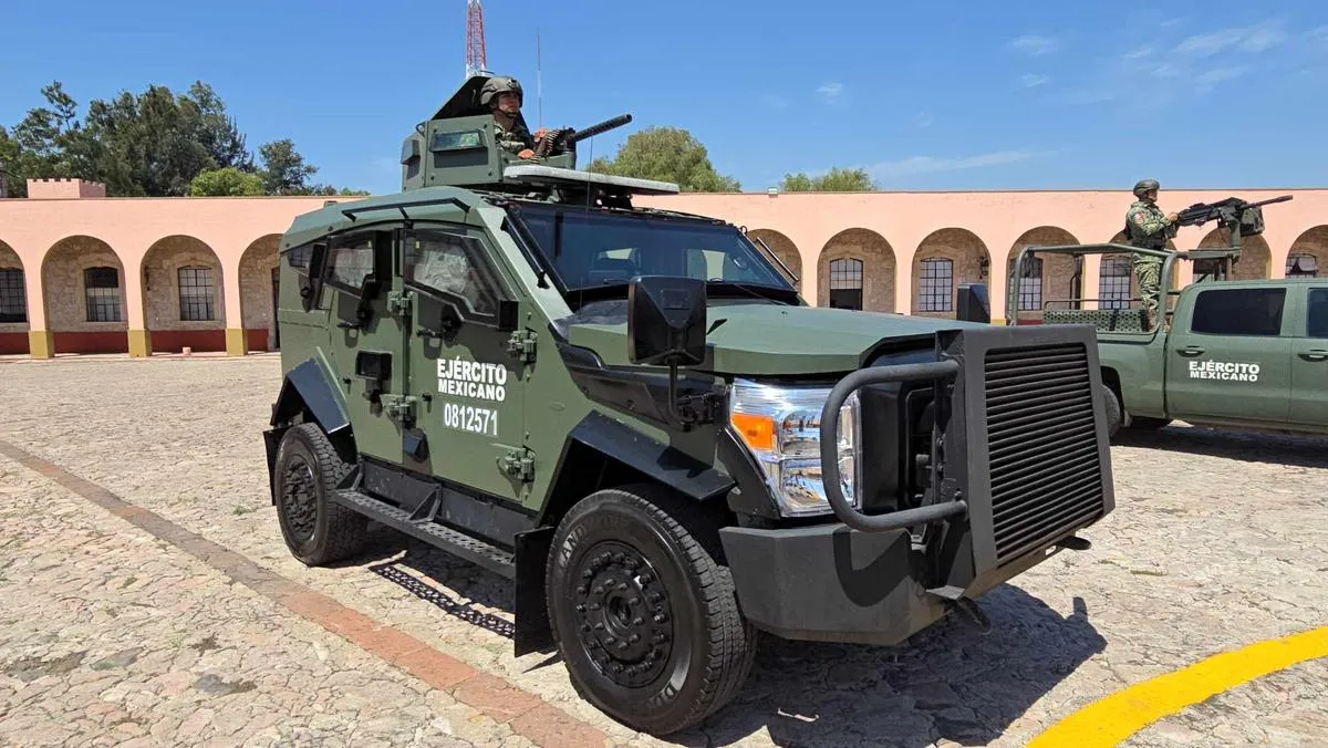 Refuerza Milicia armamento en Michoacán vs criminales