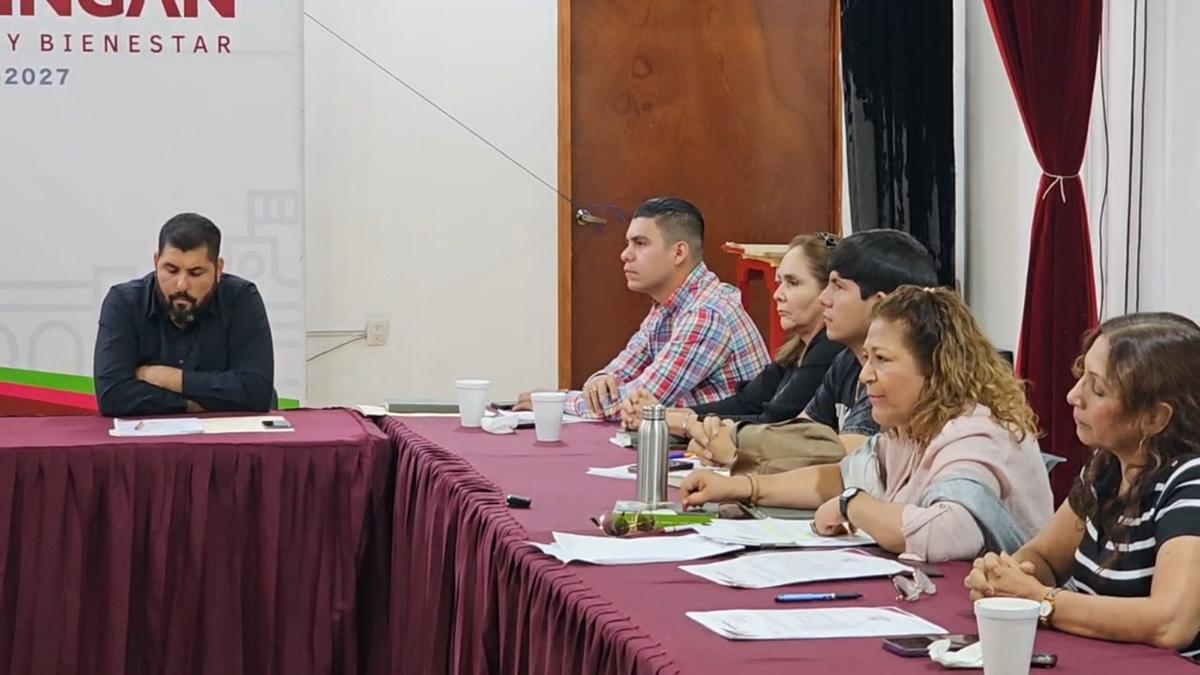 Regidora de Morena denuncia omisión de gobiernos ante violencia en Apatzingán; alcaldesa y Segob minimizan