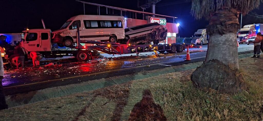 Reportan accidente de choque vehicular en la México-Guadalajara, Plaza de Cobro Zinapécuaro