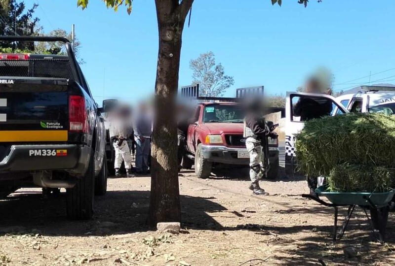 Reportan choque entre 2 camionetas en la Av. Cointzio de Morelia