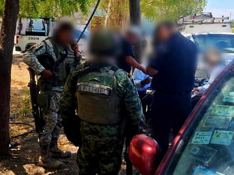 Robo a camioneta de Telmex en Apatzingán