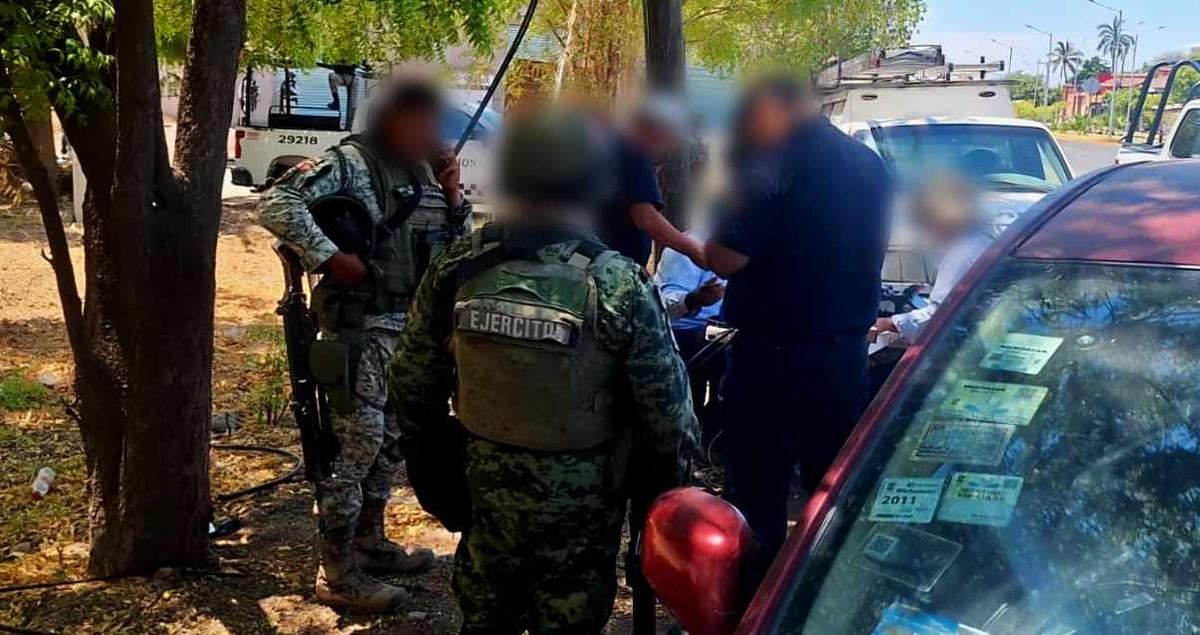 Robo a camioneta de Telmex en Apatzingán