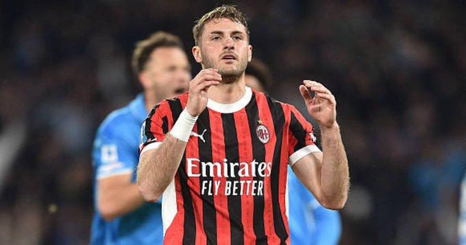 Santiago Giménez falla penal en la derrota del Milan