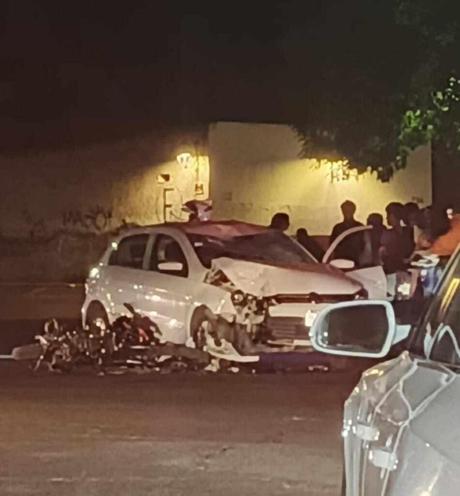 Se registra choque entre auto y moto en la Av. Héroes de Nocupétaro; hay 1 herido