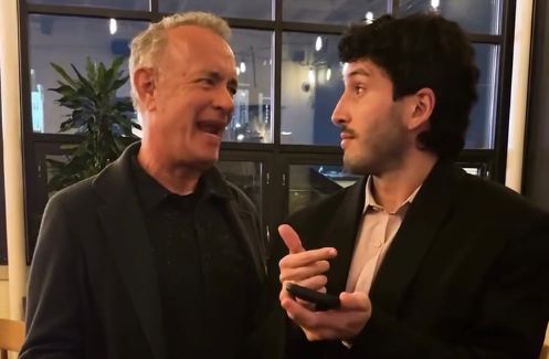 Sebastián Yatra y Tom Hanks sorprenden con colaboración para “La Pelirroja”