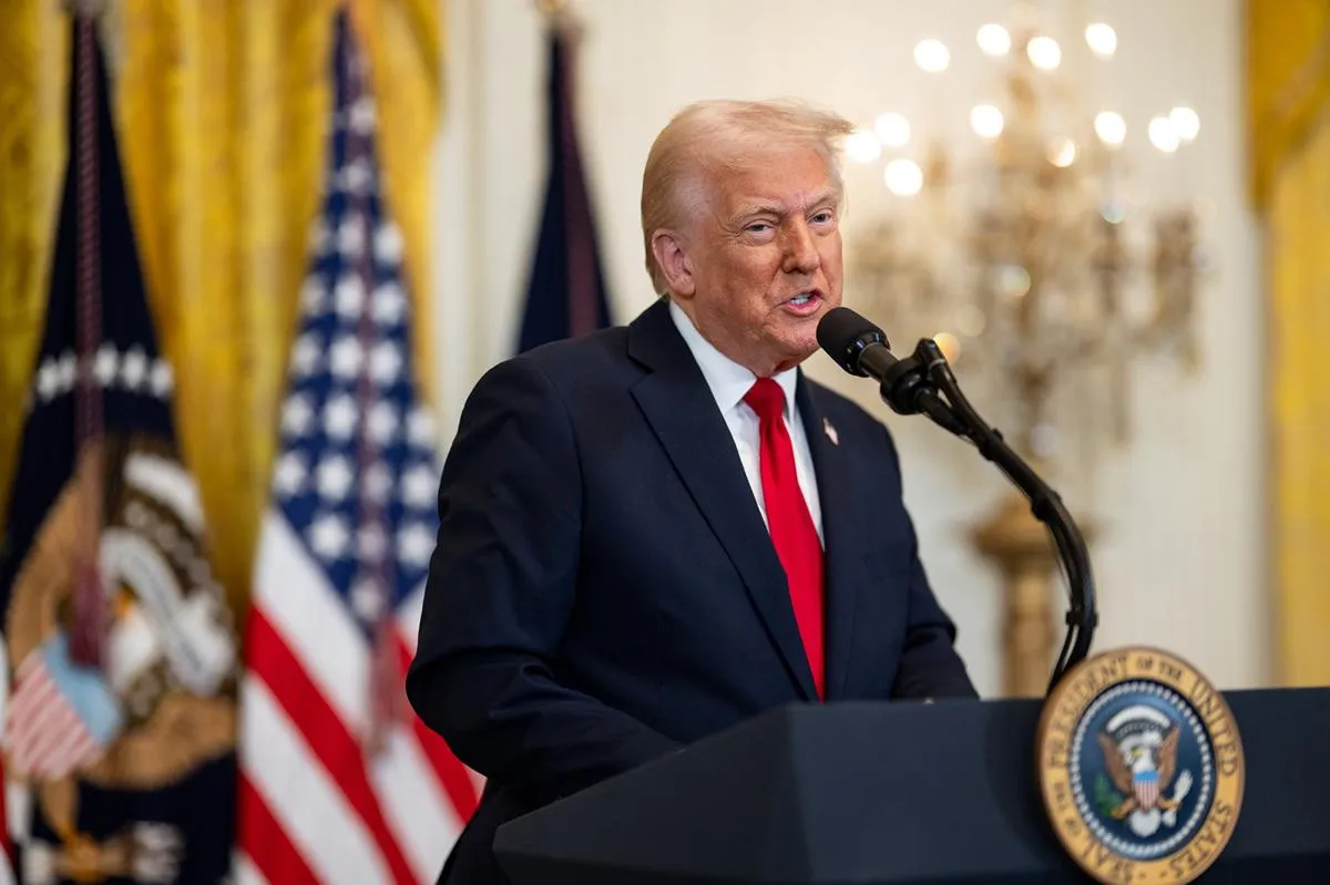 Trump anuncia arancel a autos importados