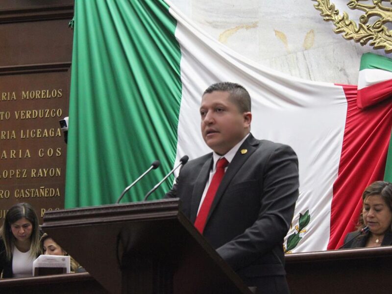 Vicente Gómez presentó iniciativas a favor de la creación de un banco de alimentos estatal