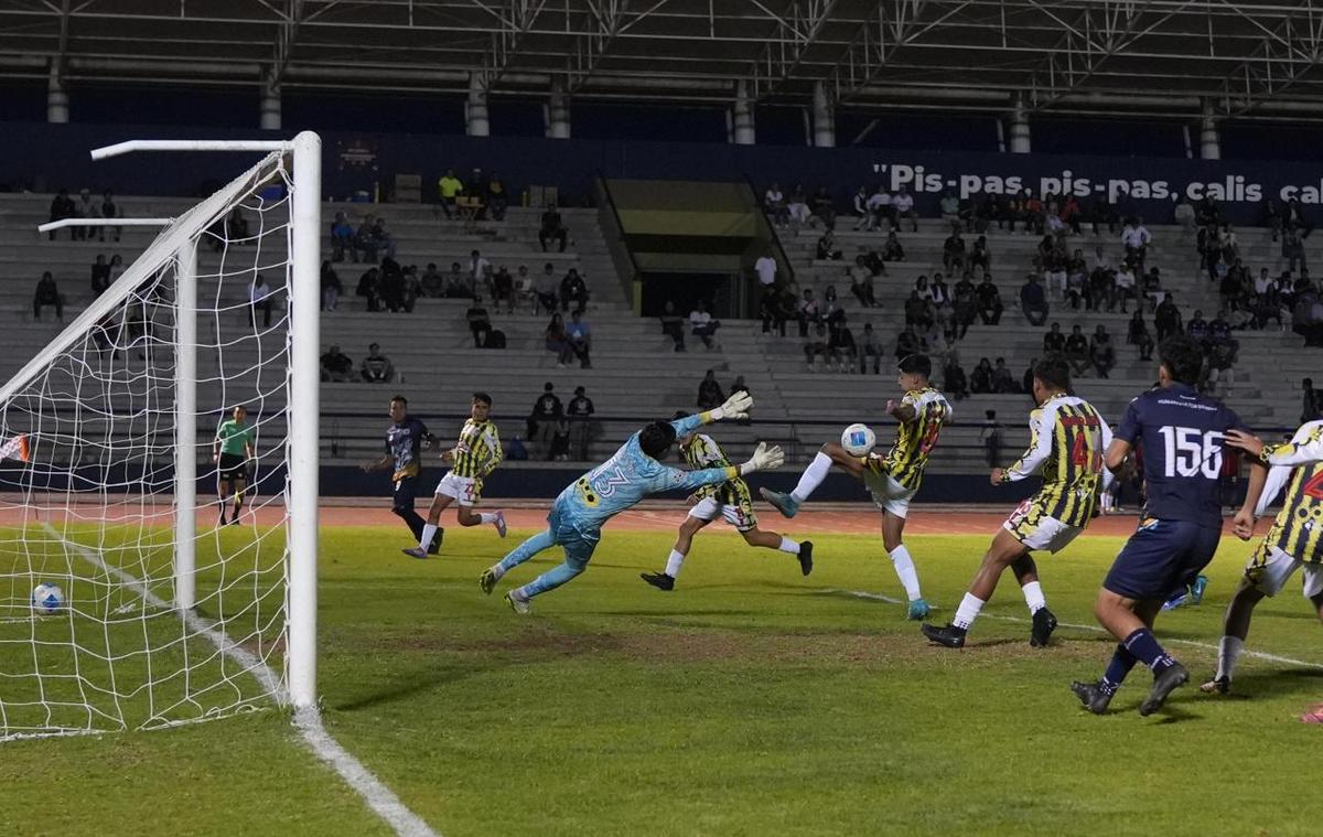 Zorros Atlético Morelia dominan 3-0 a Furia Azul de Pátzcuaro