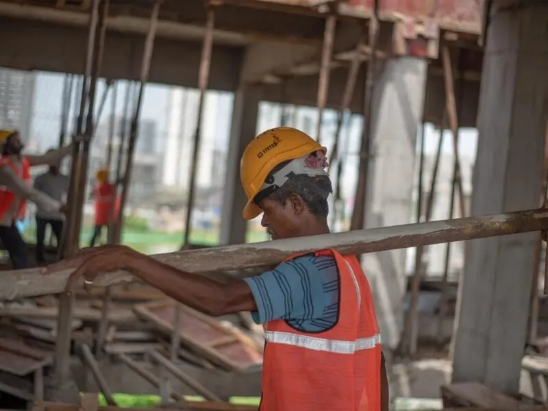 281 millones de trabajadores migrantes laboran fuera de sus países de origen: ONU
