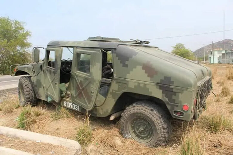 Accidente vehicular en carretera Acapulco-Zihuatanejo deja un militar lesionado