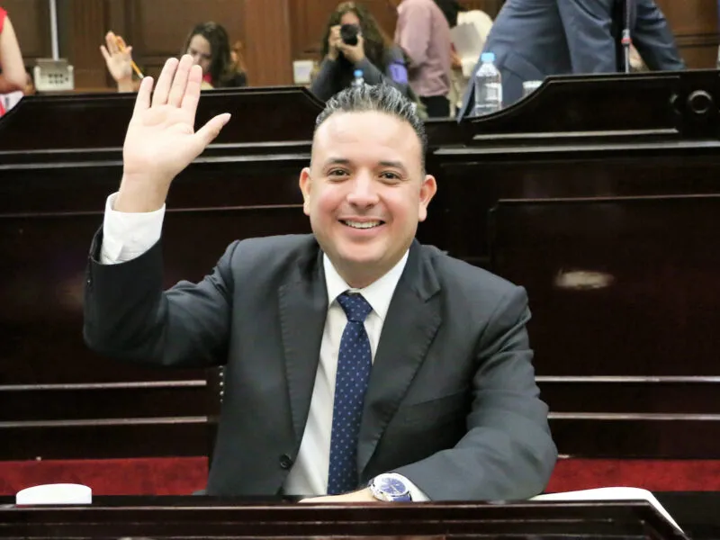 El diputado Carlos Quintana celebra la iniciativa contra el fuero Conoce cómo busca eliminar la impunidad en Michoacán