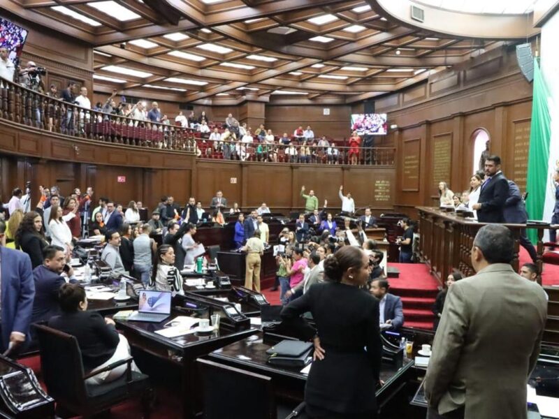 A comisiones la iniciativa para el reconocimiento de término gobernadora en Constitución de Michoacán