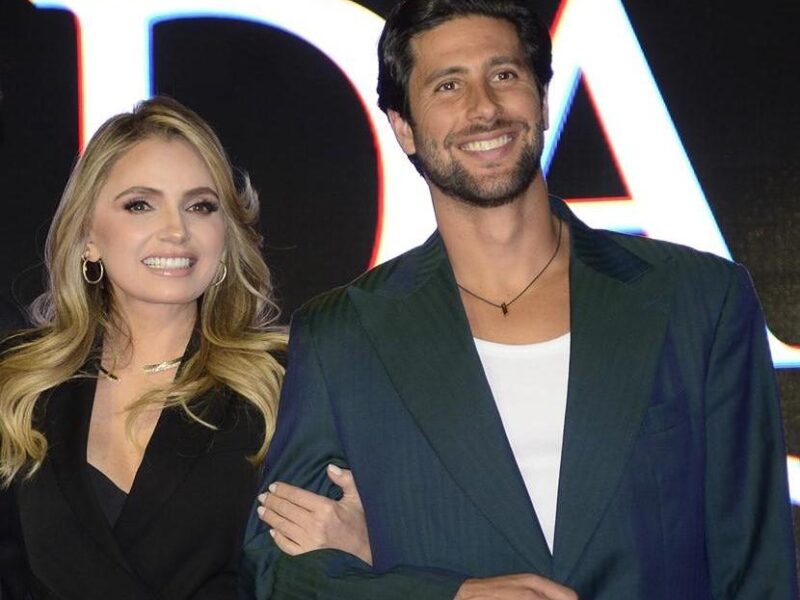 Angélica Rivera romance Diego Klein; él le dice “te amo” desde el escenario