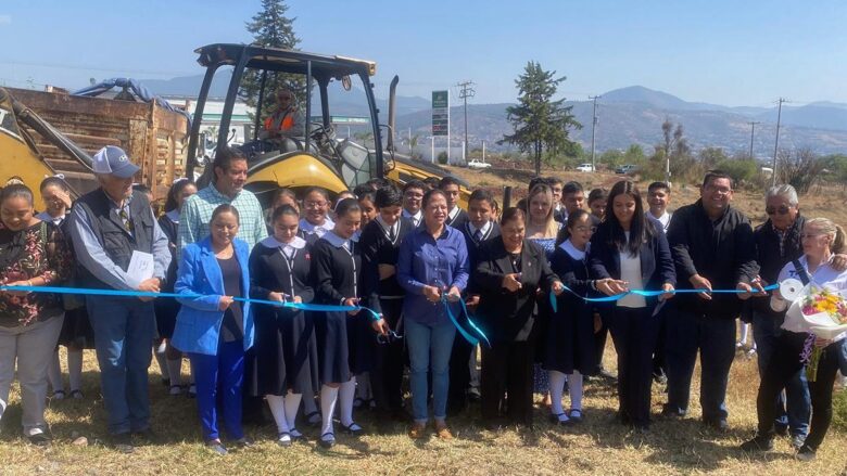 Arrancan diputada Tere Herrera y presidenta Jeovana Alcántar obra educativa en Hidalgo
