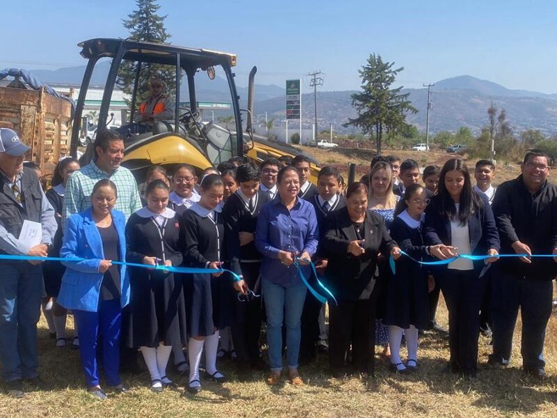 Arrancan diputada Tere Herrera y presidenta Jeovana Alcántar obra educativa en Hidalgo