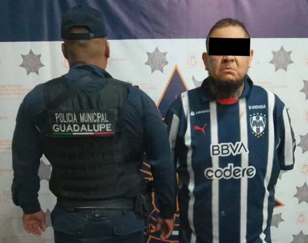 Arrestan al rapero “Millonario” por allanamiento y daños a propiedad privada