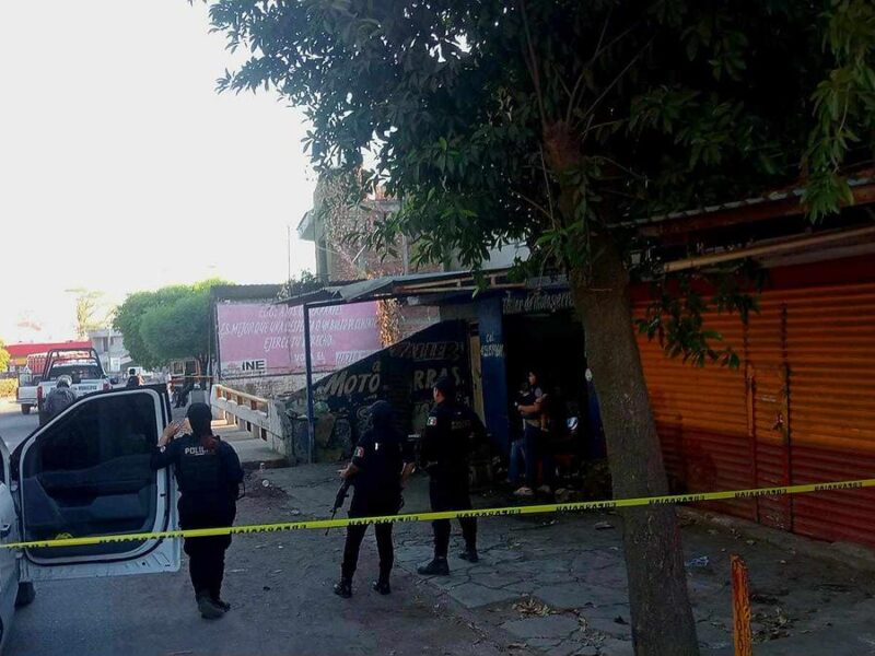 Atacan a balazos taller de motosierras en Apatzingán; no hay lesionados
