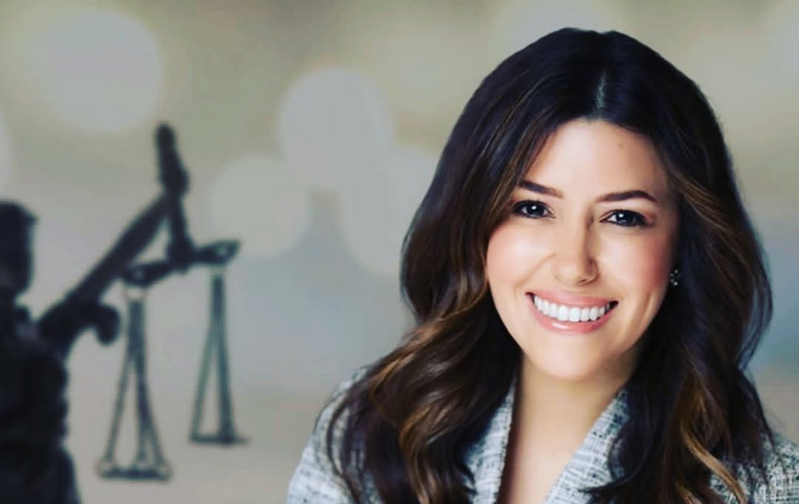 Camille Vasquez la poderosa abogada que ahora representa Cruz Martínez