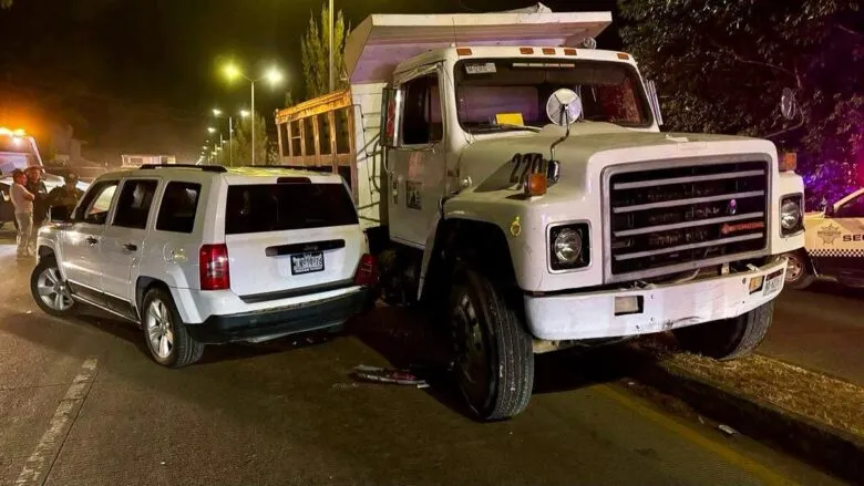 Carambola vehicular deja 2 heridos en la Zitácuaro-Toluca