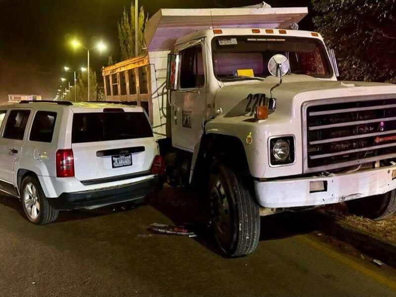 Carambola vehicular deja 2 heridos en la Zitácuaro-Toluca