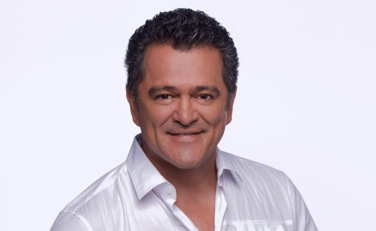 Carlos Hermosillo revela amenaza que recibió del padre de Laura Flores