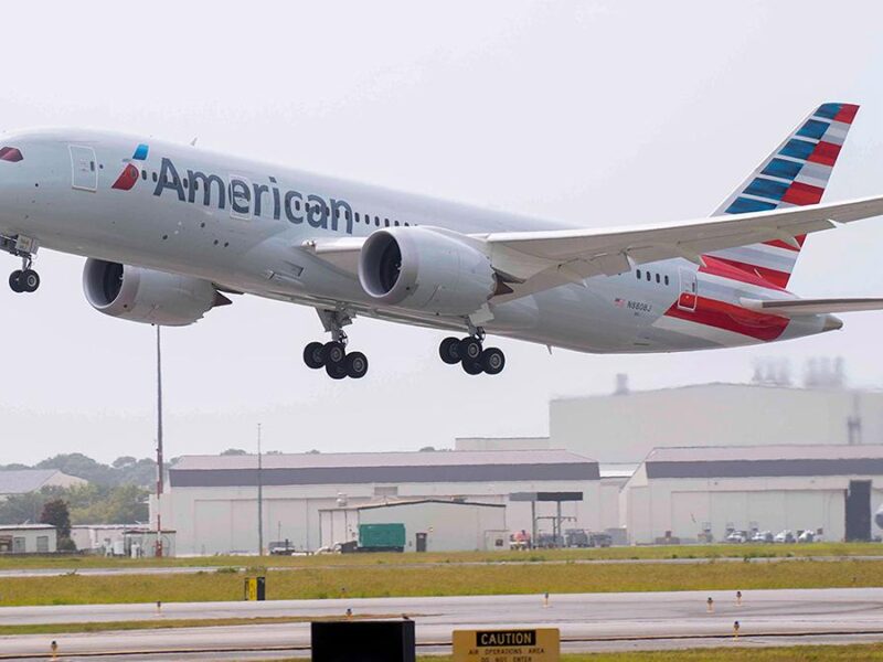 Chocan dos alas de aviones en el aeropuerto de Washington