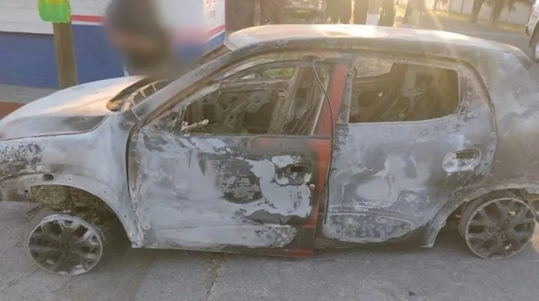 Chofer Uber es asesinado en Álvaro Obregón agresores queman su vehículo