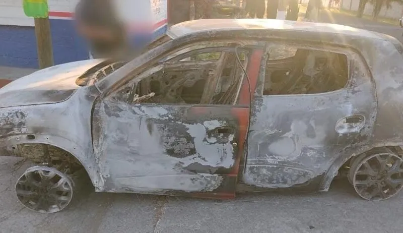 Chofer Uber es asesinado en Álvaro Obregón agresores queman su vehículo