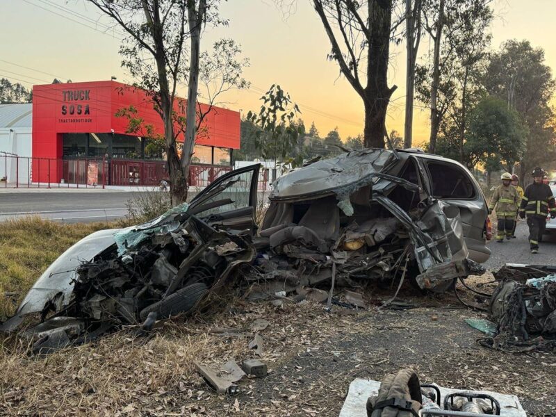 Choque de camioneta en la Morelia-Pátzcuaro