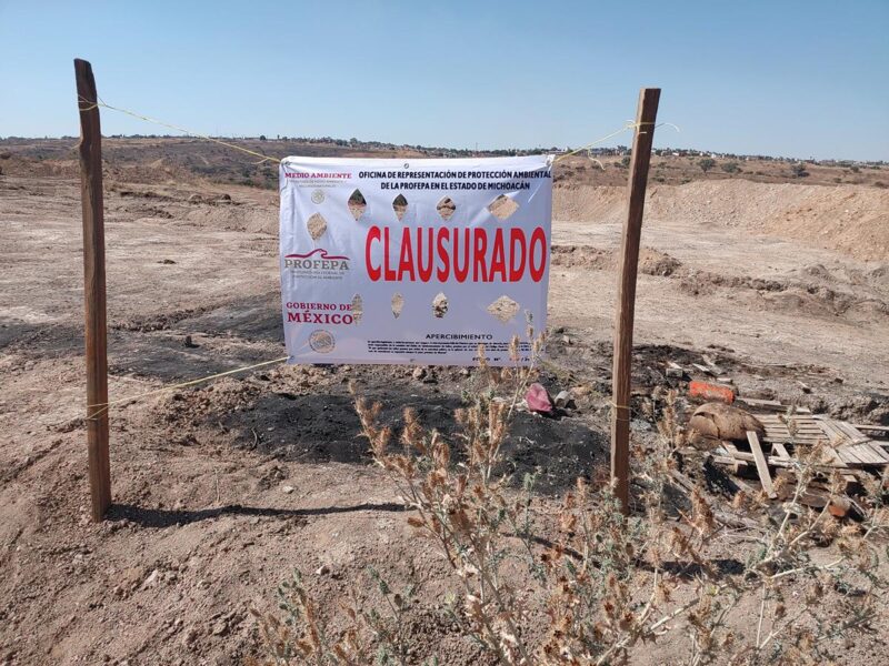 Clausuran tiradero clandestino y aprehenden a cuatro personas por el vertido ilegal de residuos, en Michoacán