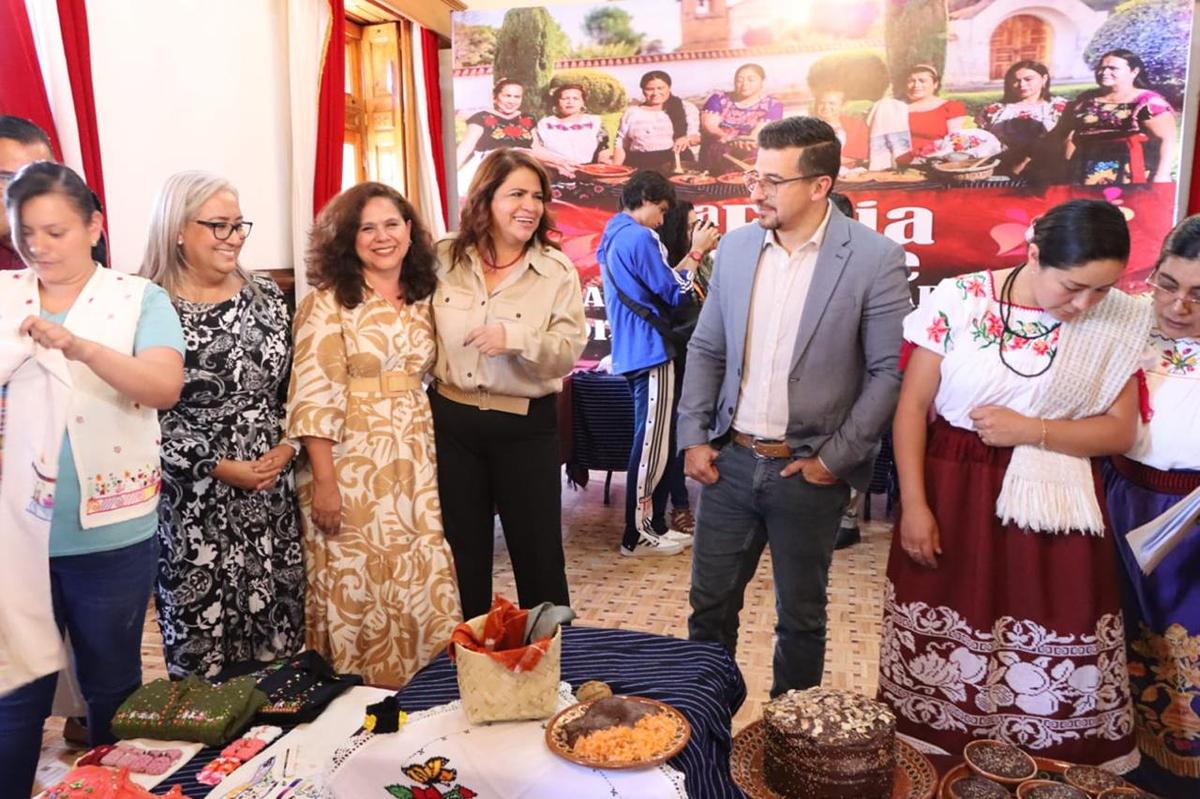 Comisión de Turismo acompaña presentación de la 3ra Feria del Mole en Santiago Tupátaro