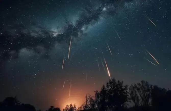 Cómo ver la lluvia de meteoros Líridas 2025: horario, visibilidad y pronóstico del cielo