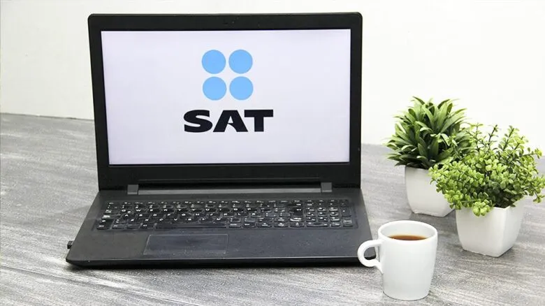 Computadora lista para declaración anual del SAT