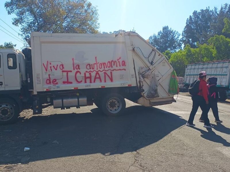 Comuneros de Ichán continuan bloque de Zamora-Carapan