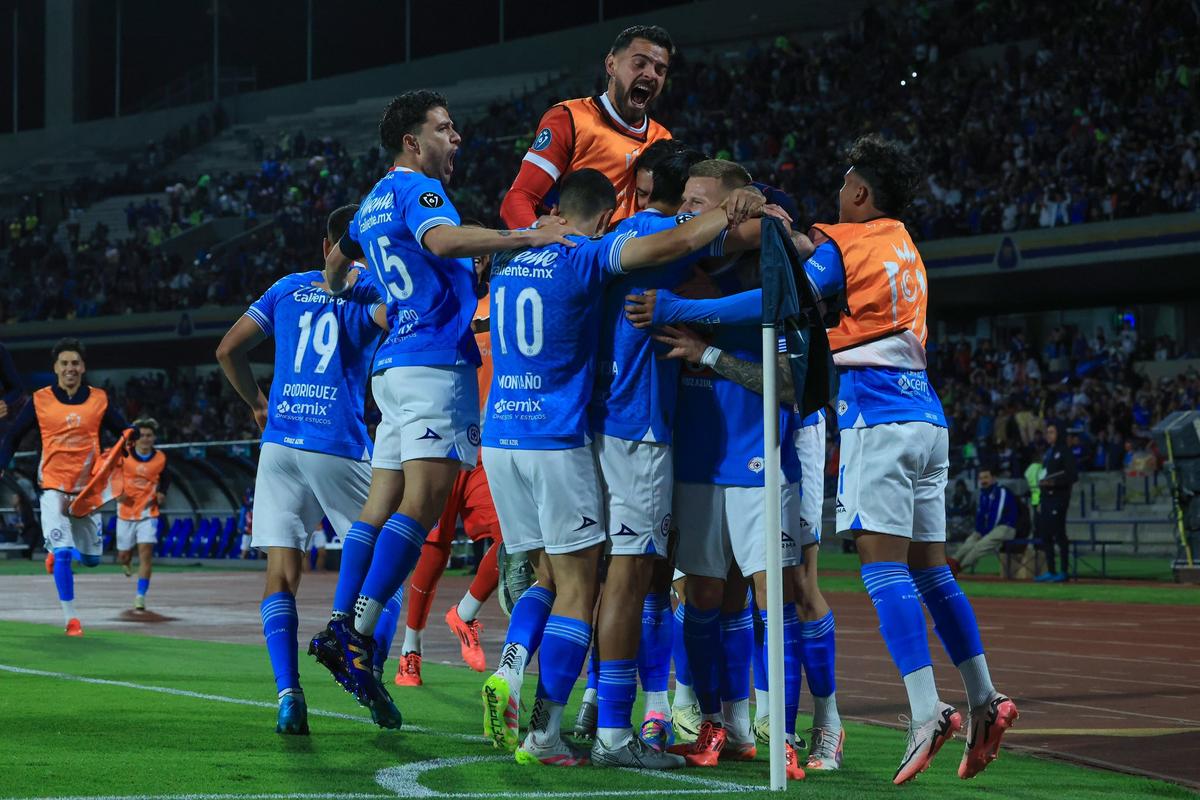 Con doblete del michoacano Ángel Sepúlveda, Cruz Azul elimina al América de la Concachampions