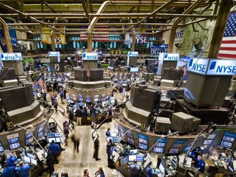 Con fuertes caídas, los mercados de futuros de EEUU confirman temores a un “lunes negro”