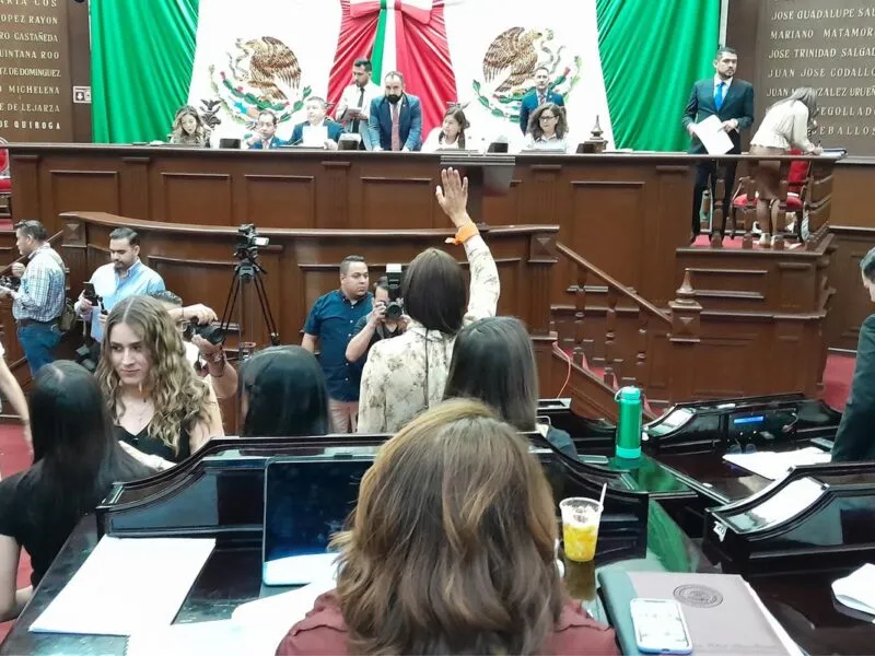 Con ríspido debate, aprobó Congreso de Michoacán prohibición de corridas de toros