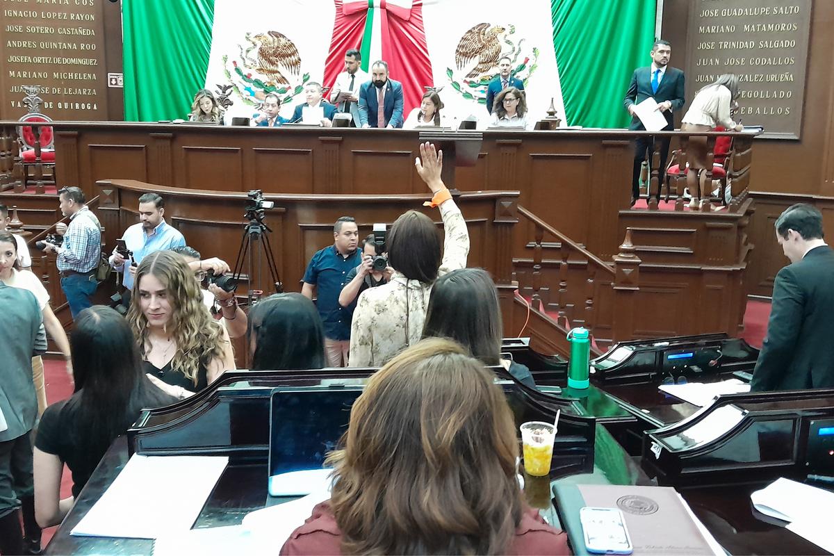 Con ríspido debate, aprobó Congreso de Michoacán prohibición de corridas de toros