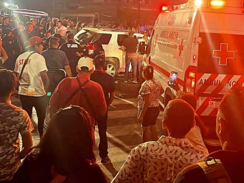 Conductor ebrio atropella a asistentes del concierto de Maricela en Lázaro Cárdenas