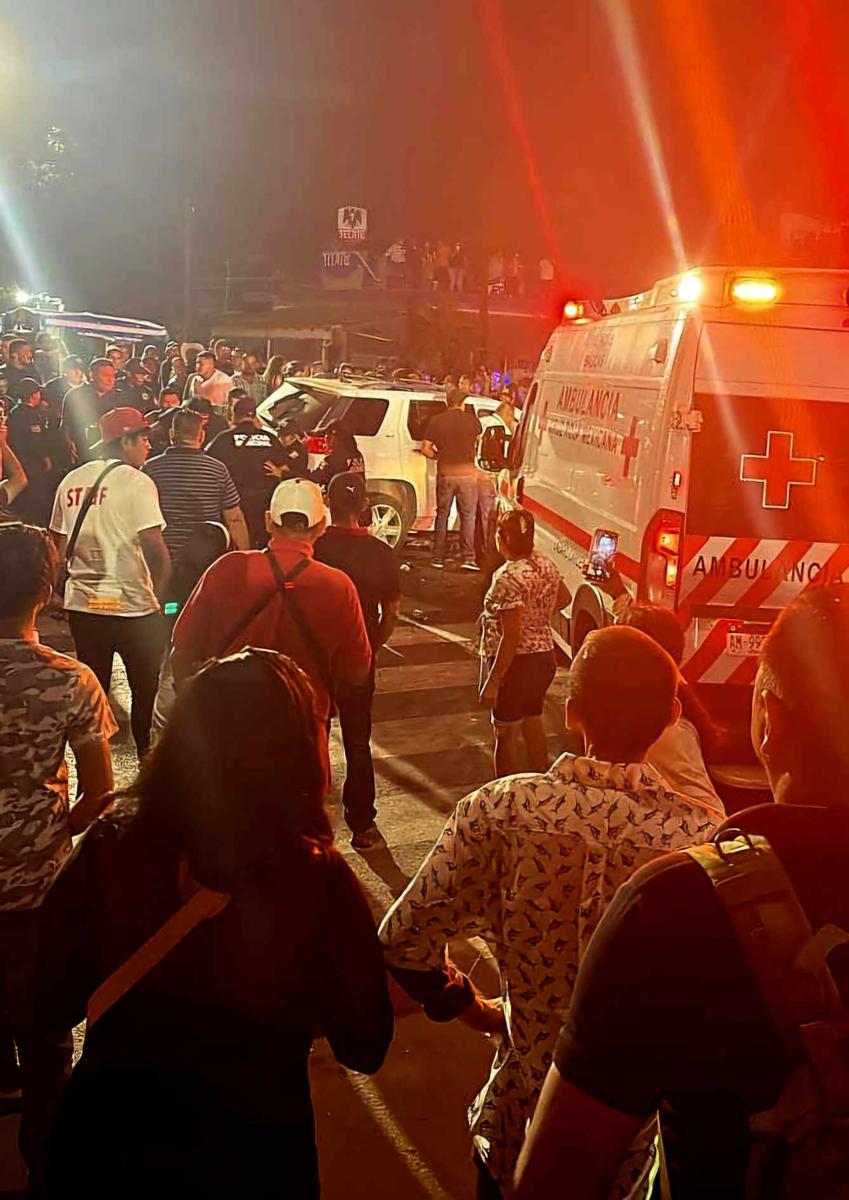 Conductor ebrio atropella a asistentes del concierto de Maricela en Lázaro Cárdenas