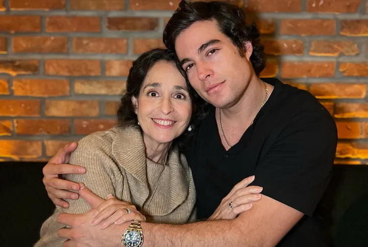 ¡Danilo Carrera anuncia que su madre venció al cáncer!